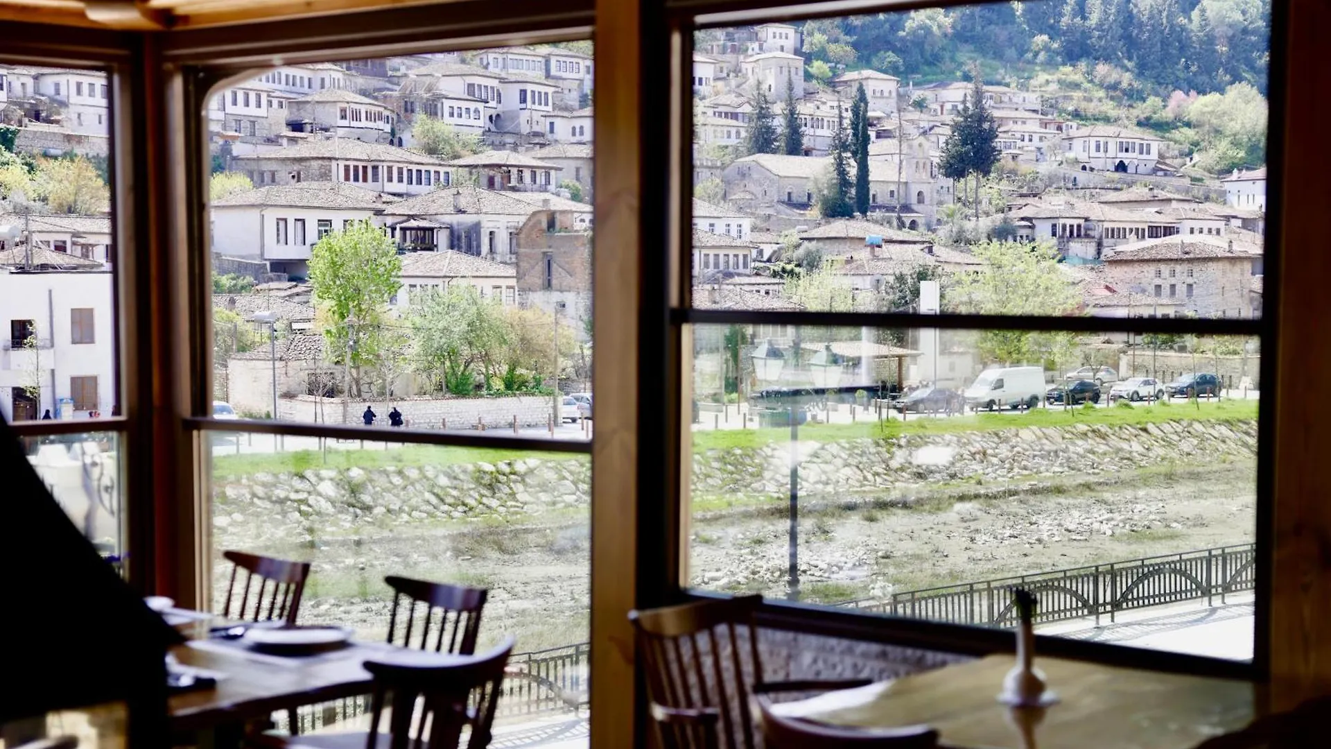 Hotel Ansel Μπεράτ