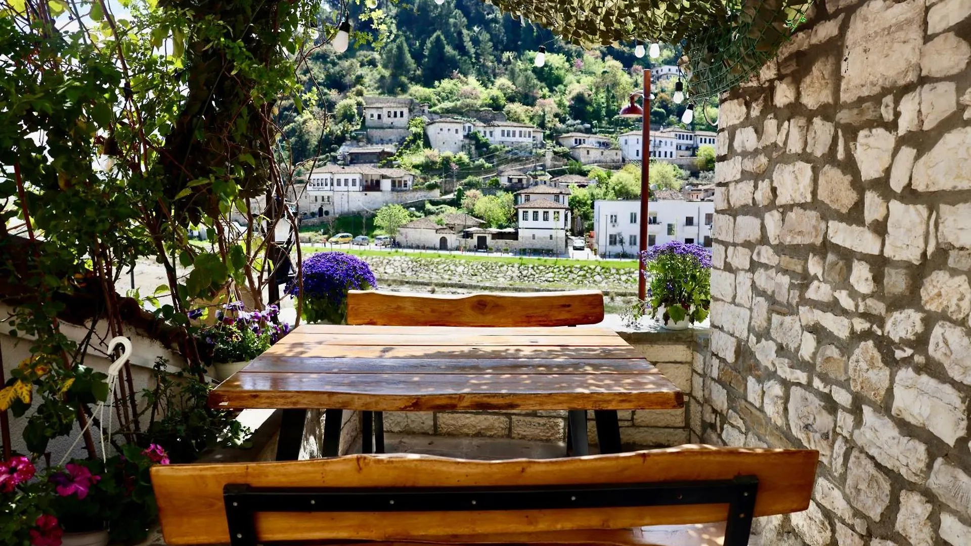 Hotel Ansel Μπεράτ