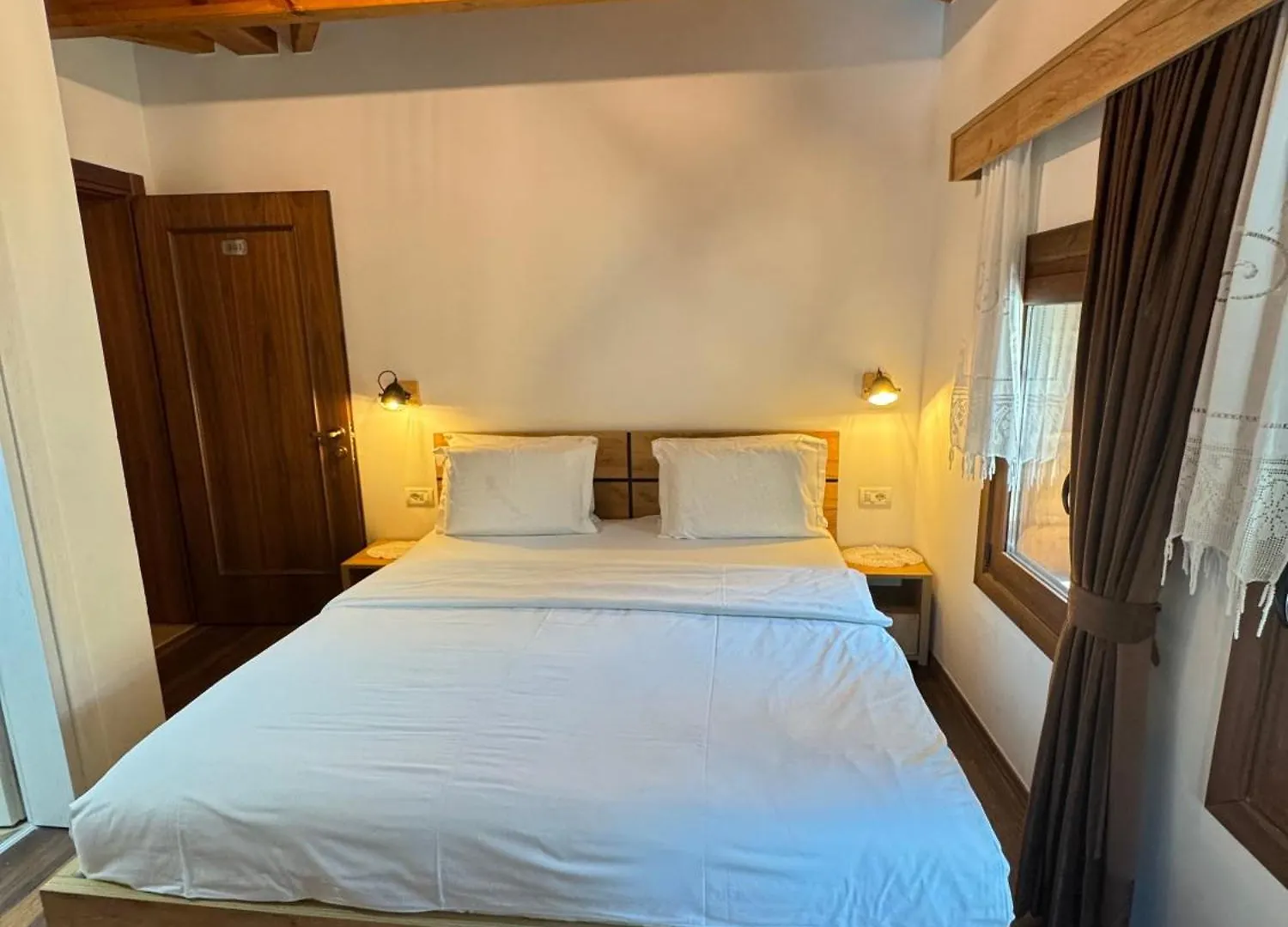 Hotel Ansel Μπεράτ